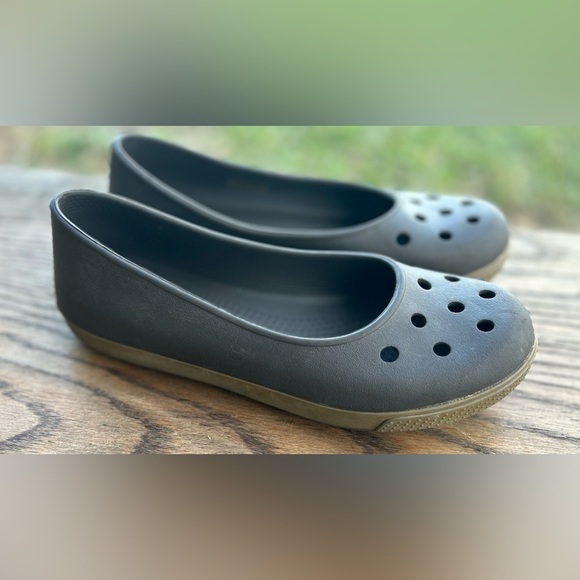 Crocs Crocband Airy Flats Womens Size 7 Brown Tan Slip On Comfort - Picture 2 of 6